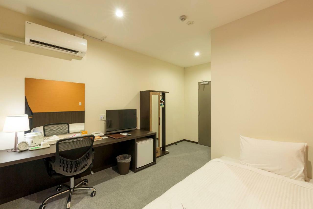 Crown Hotel Okinawa Annex Buitenkant foto