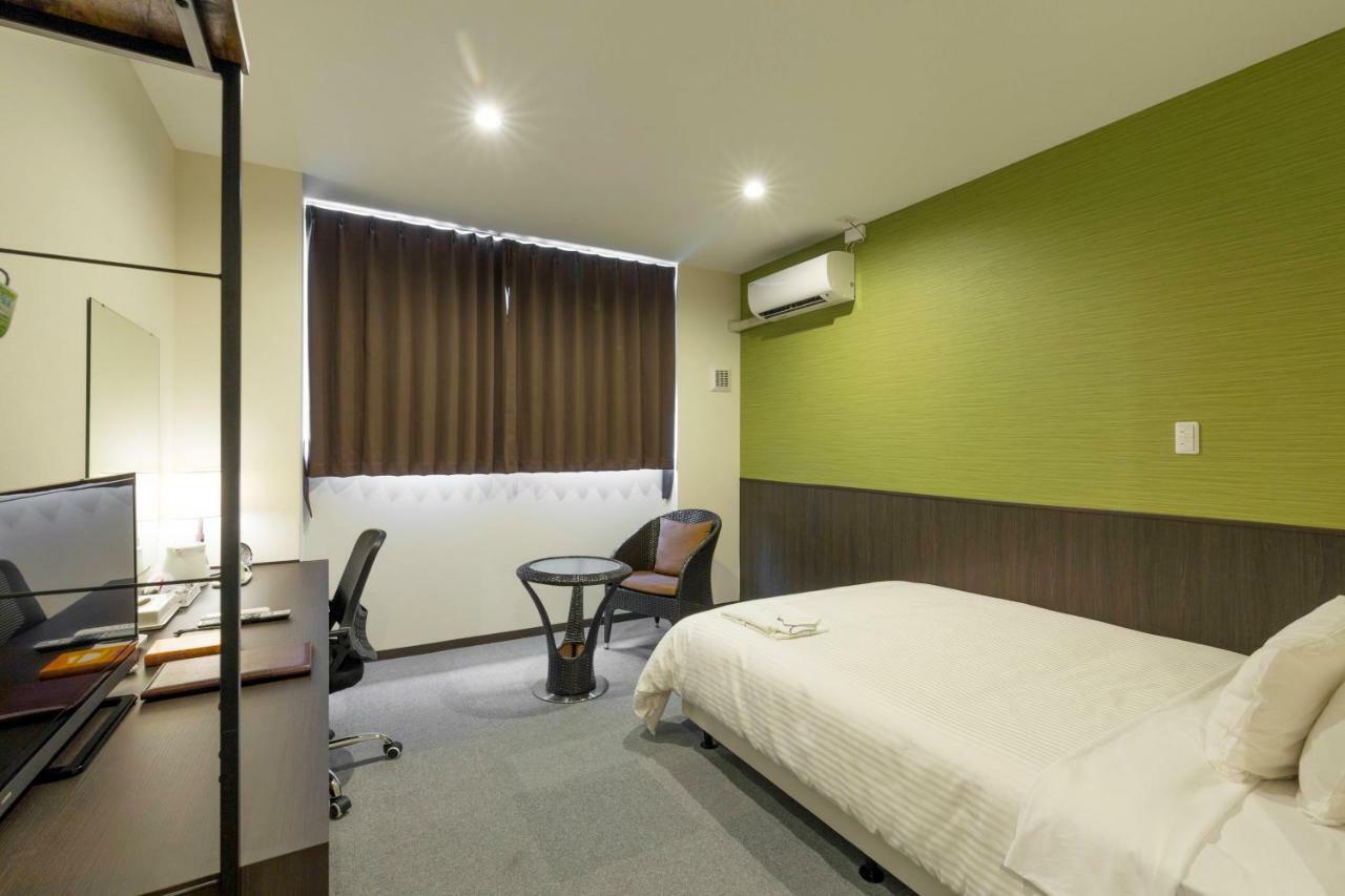 Crown Hotel Okinawa Annex Buitenkant foto