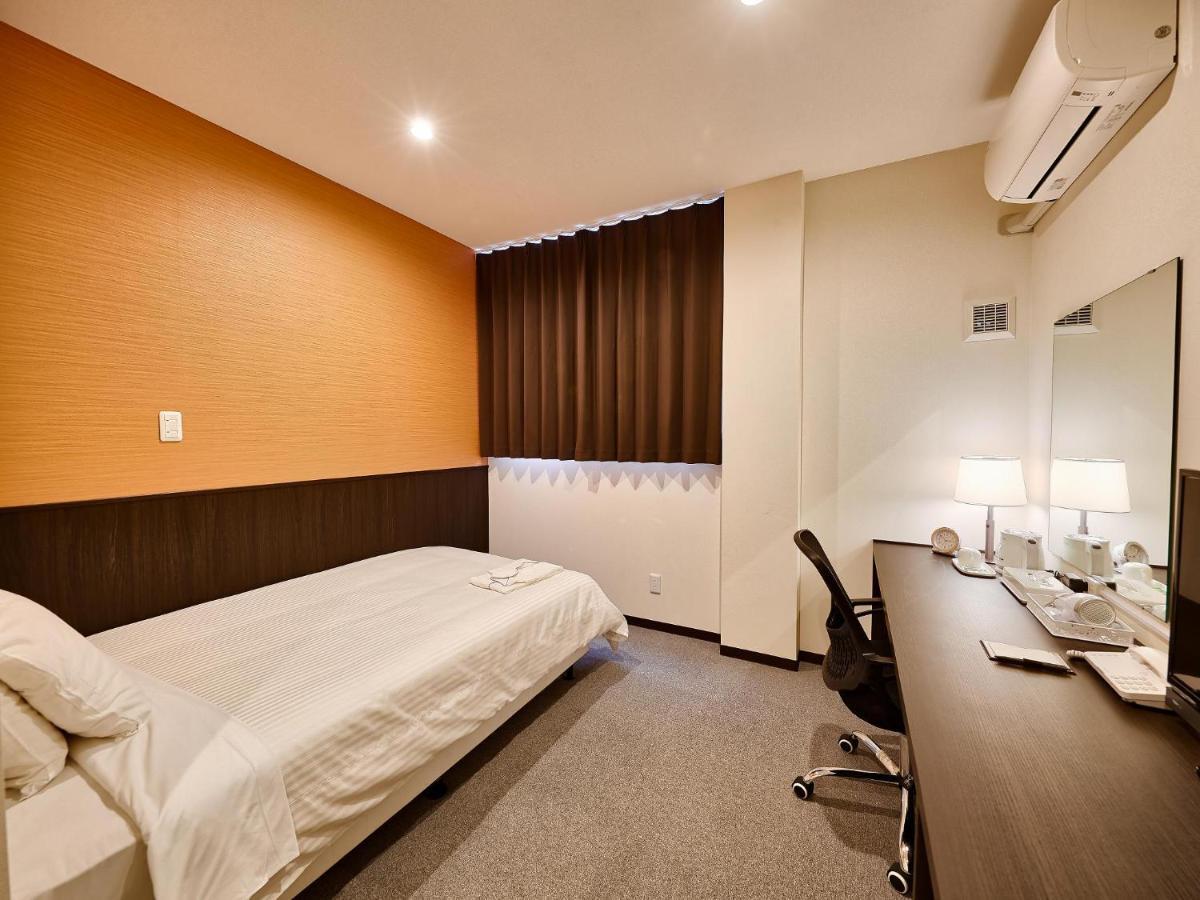 Crown Hotel Okinawa Annex Buitenkant foto