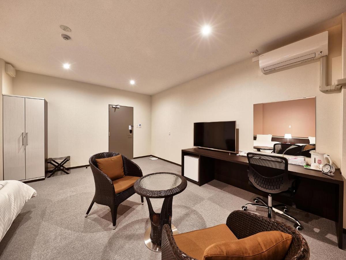 Crown Hotel Okinawa Annex Buitenkant foto